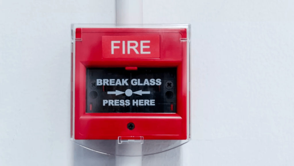 Understanding the Fire Alarm System Working Principle: Automatic vs. Manual