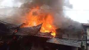 Fire in Kolkata: 10 Houses Destroyed in Ultadanga